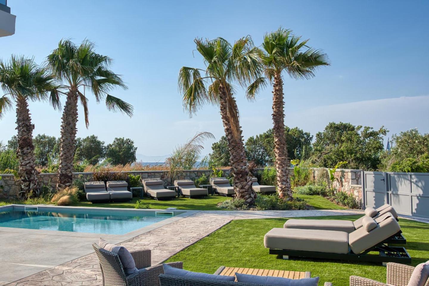 Penelope Beachfront Villa Kremastí Екстериор снимка