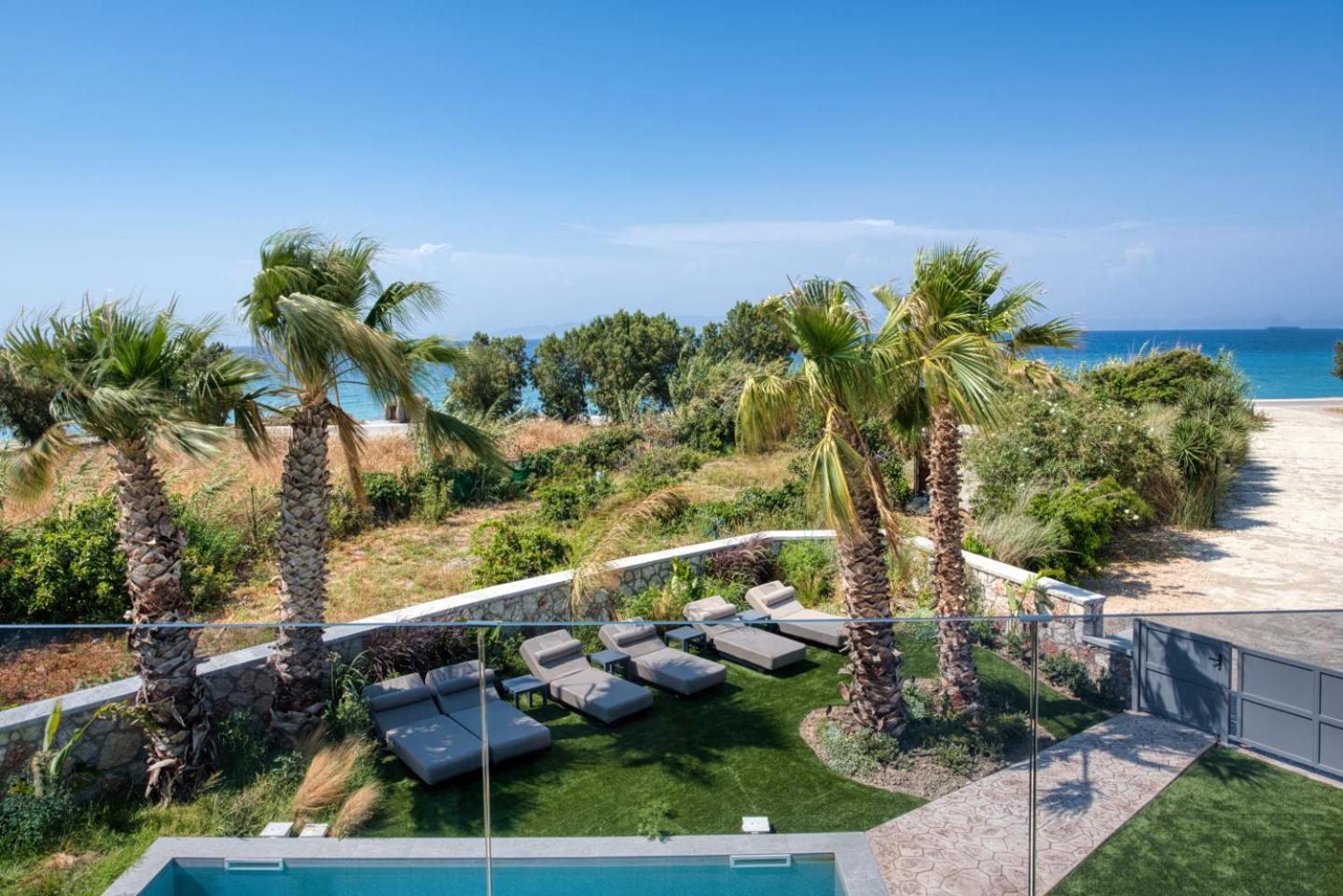 Penelope Beachfront Villa Kremastí Екстериор снимка